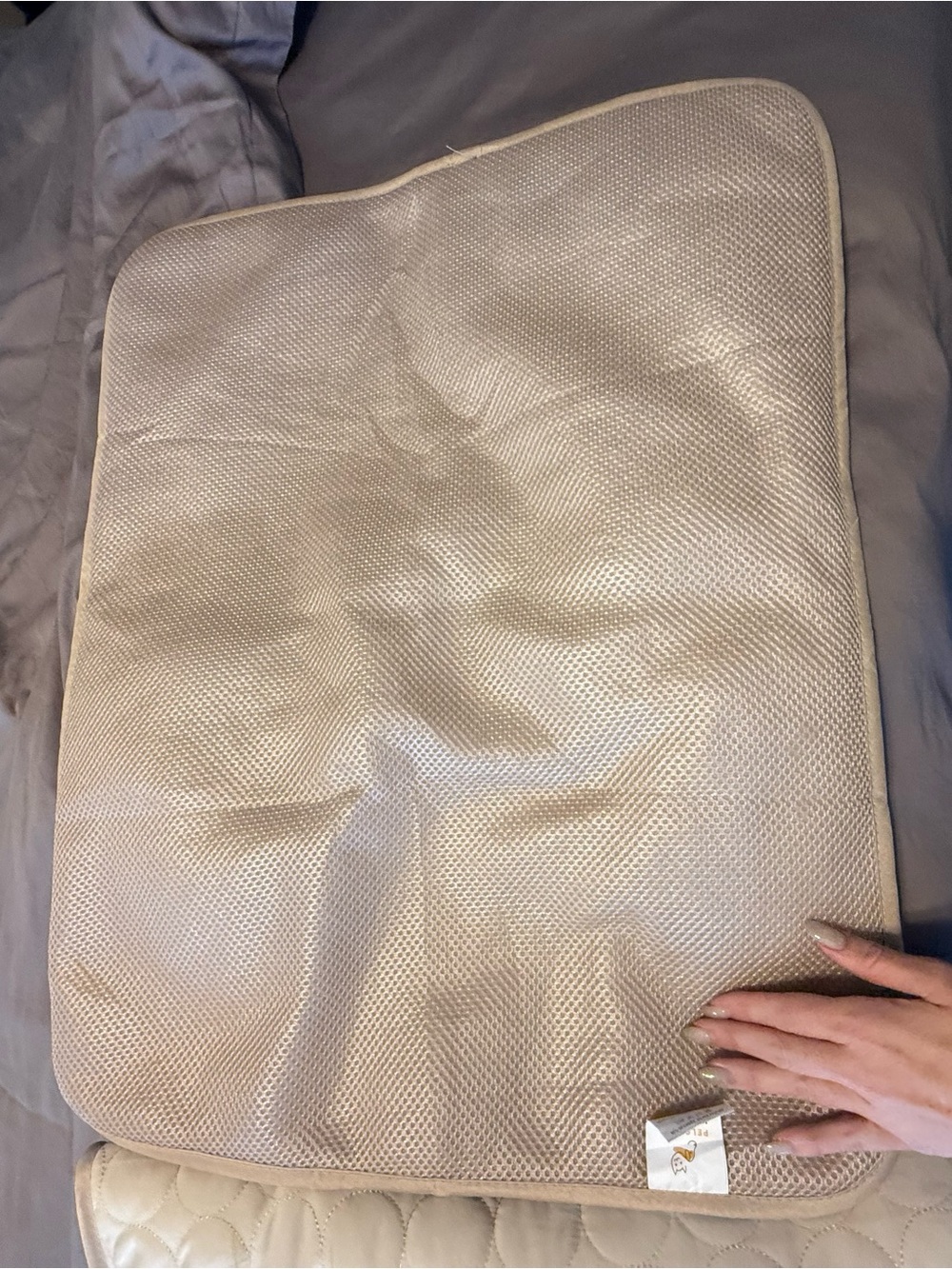 2x Pelsbarn Cooling Cream Quilted Dog Mat - Reversible - Picture 2 of 5